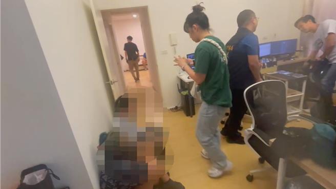 警方到场逮人。（民眾提供／李京升台中传真）