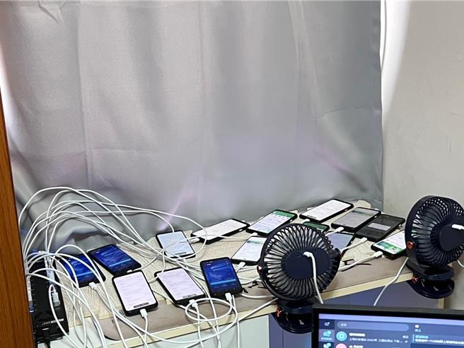 警方破获林、高2人为首的洗钱机房。（民眾提供／李京升台中传真）