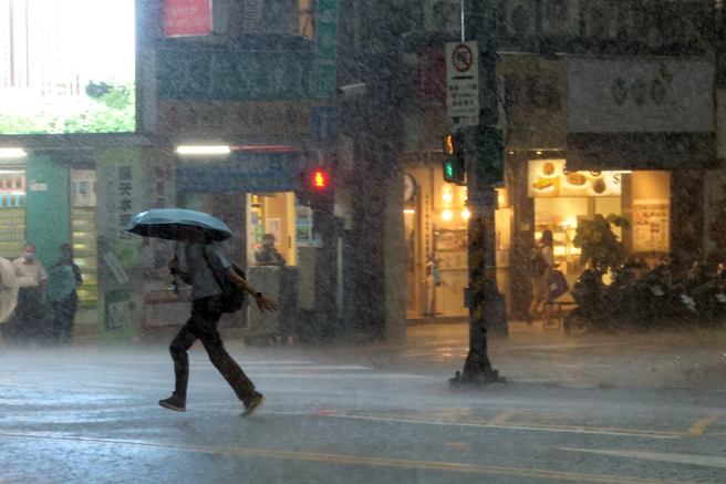 气象署发布大雨特报。（示意图／资料照）