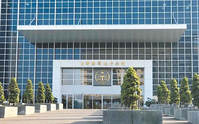 刺青師「彫博」控蔡姓女保母虐待其女兒導致死亡，蔡女獲不起訴處分，並反告求償百萬，橋頭地方法院判彫博應賠償2萬7000元。（本報資料照片）