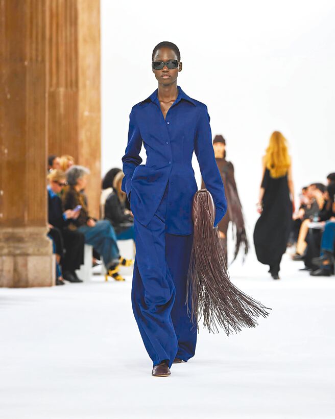 Sport Max重新回顾品牌歷史、并以此重塑，以品牌过往经典轮廓为基础进行创作。（Sport Max提供）