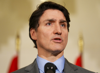 加拿大閃電報復川普 要對美3.5兆貨品徵25％關稅