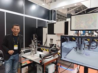 台灣首位AI機器畫家誕生！東海大學「艾索」開創智慧藝術新紀元