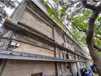 在走廊洗手要撐傘？大園4小學校舍老舊 桃園教育局編400萬改善