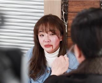 角頭大哥被兒戴綠帽怒了！ 賴慧如遭懲劃破臉哭到倒地