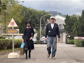 偕同柯文哲胞弟現身北所　陳佩琪三度赴北所探視這次帶經書＋水果