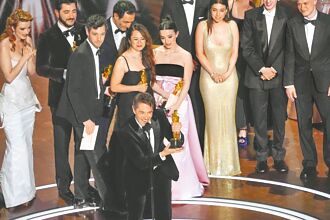 《艾諾拉》大勝 導演1片抱4獎寫歷史