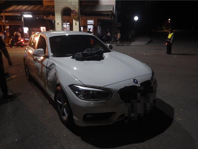 陈女违规右转酿祸。（民眾提供／李京升台中传真）