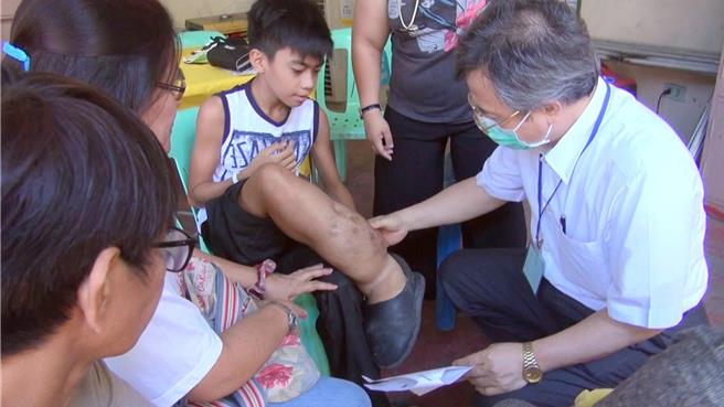 嘉義基督教醫院長期派遣醫療團隊，前往菲律賓、泰國及東南亞各國進行義診。(嘉義基督教醫院提供／呂妍庭嘉義傳真)