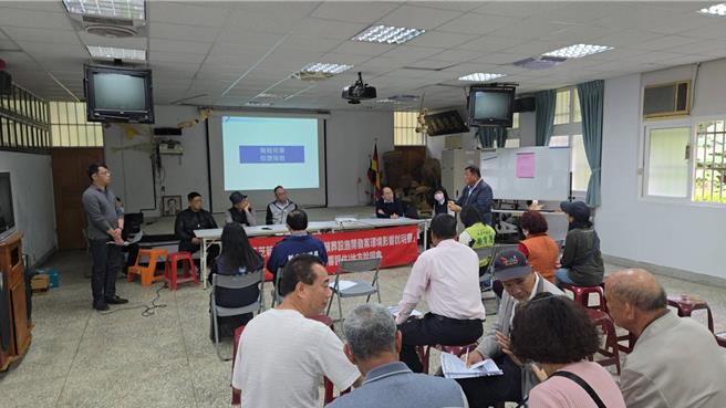 纳骨塔环差地方说明会3月3日召开，多个局处代表未出席。（议员郑宇恩提供）