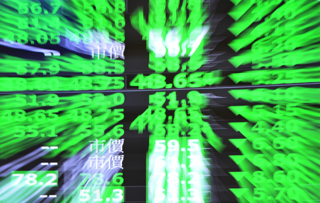 台股挡不住卖压，盘中翻黑下杀。（示意图／shutterstock达志）