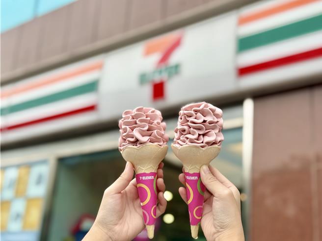 7-11雪淋霜新口味「韩国草莓巴斯克霜淇淋」，49元。（7-11提供／朱世凯台北传真）