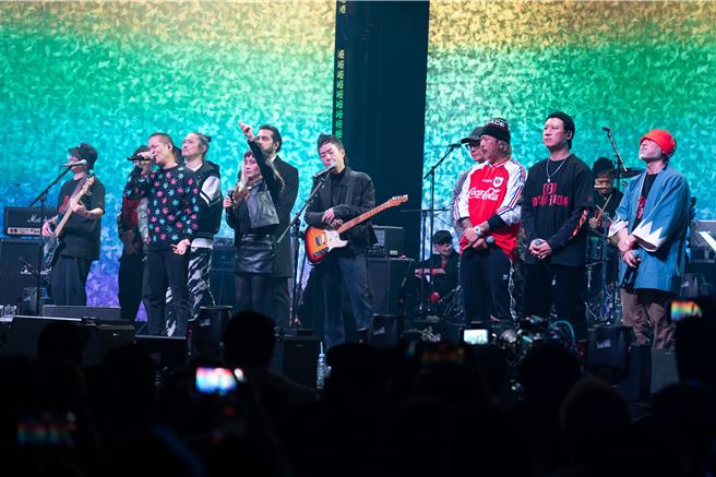 何超、黄贯中等眾歌手日前在英国伦敦开唱。（Drill Team提供）
