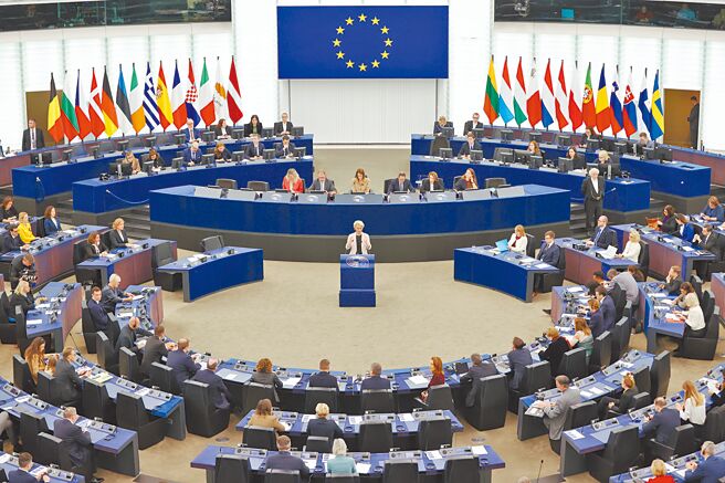 歐盟和中國的關係不止日漸回溫，就連遭擱置多年的《中歐全面投資協定》也可能「敗部復活」。（新華社）