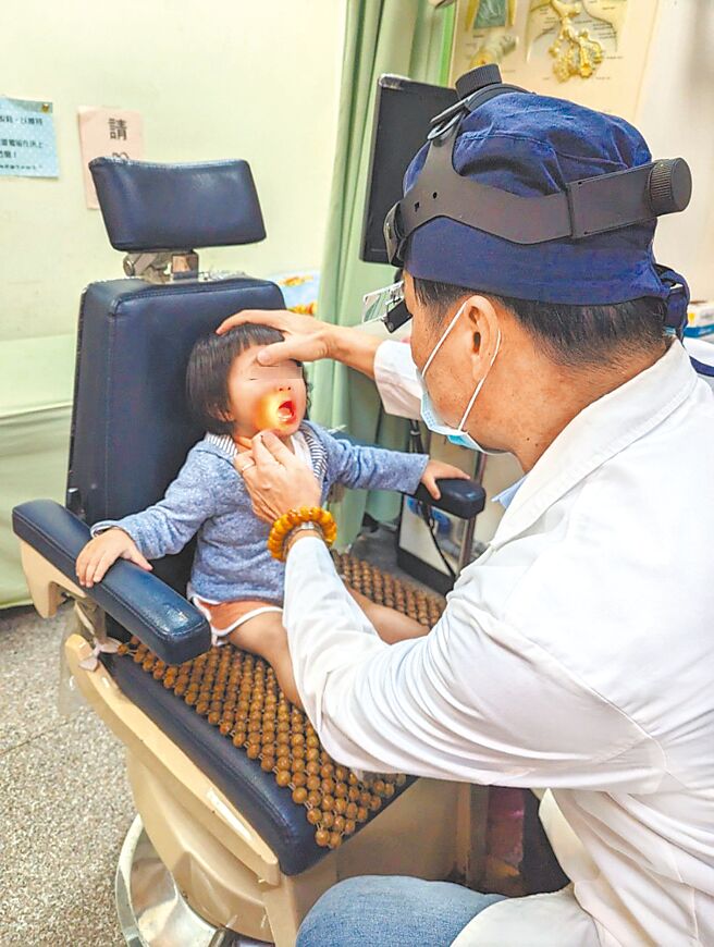 近日基層診所的呼吸道及腹瀉病號仍多。（馮惠宜攝）