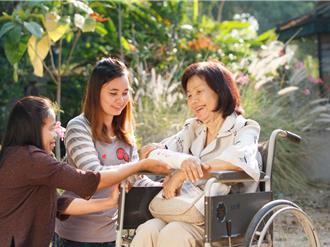 女性失智風險高於男性 外商壽險：應及早轉嫁失智、失能長壽風險