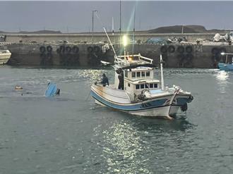 雷雨掀翻澎湖漁船  84歲老船長嗆水不適緊急送醫