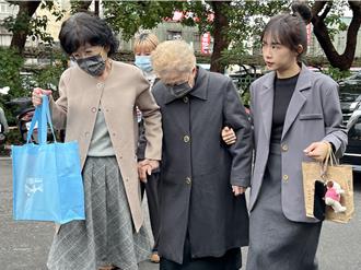 陳佩琪帶家常菜再赴北所接見柯文哲 柯媽媽也來了