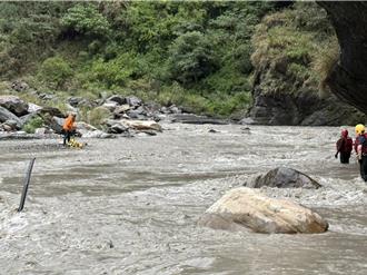 男子闖北港溪探訪一線天祕境 遇雷雨溪水暴漲受困