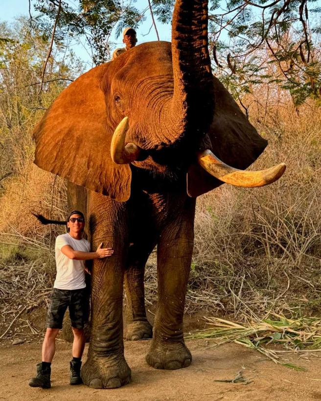 去年5月Hank在上podcast节目时透露自己因为喜欢自由，当时还是单身。（图／翻摄自Hank Chow IG）