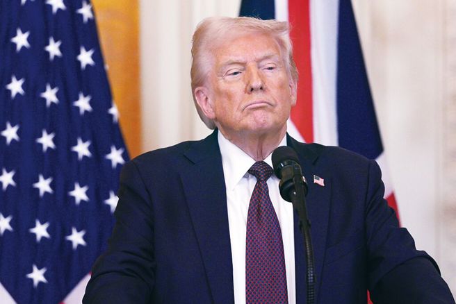 美麗島電子報董事長吳子嘉5日就表示「美國拿到台積電投資以後，就會在這個方面變成全世界最有影響力的國家，因為川普耍流氓，我們何必得罪他？得罪他的結果就變澤倫斯基」。（資料照／美聯社）