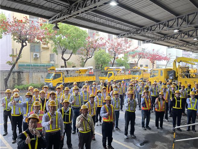 台電雲林區處今日上午舉辦「驚蟄宣誓儀式」，展現努力降低停電事故與穩定供電的決心。（圖／台電雲林區處）