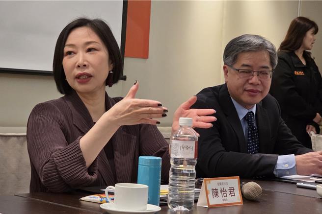 爱尔达董事长陈怡君（左）与财务长许牧群（右）。（黄琮渊摄）