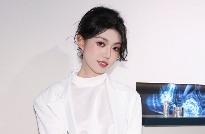 大陸知名抖音網紅貓一杯（徐嘉藝）。（翻攝微博）