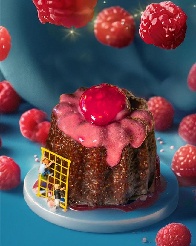 新光三越台北信义新天地A8「可丽露界天花板」花砖甜点，快闪至5／31。（新光三越提供）