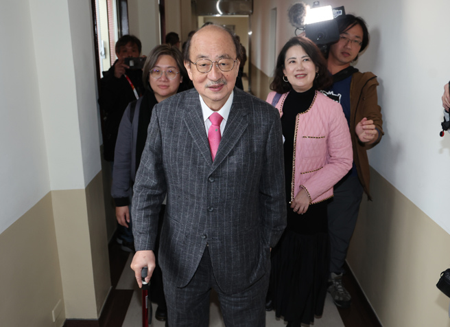 民进党立法院党团总召柯建铭（中）。（姚志平摄）