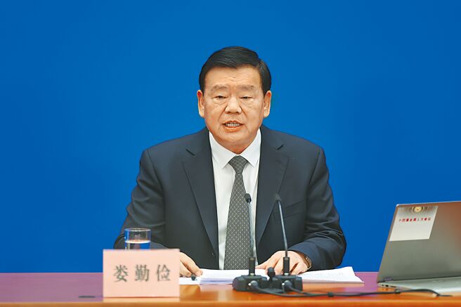 大陆14届全国人大3次会议3月4日在北京人民大会堂举行新闻发布会。大会发言人娄勤俭回答中外记者提问。（中新社）