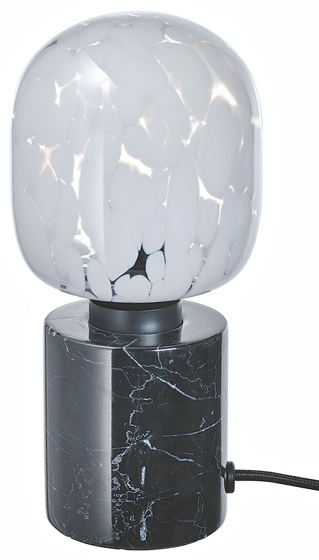 MARKFROST／MOLNART桌燈附燈泡，原價1019元，特價749元。（IKEA提供）