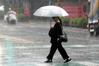 今、明低温10度最湿冷 下波大雨时间曝