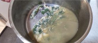 工人採野菜煮蛋花湯 下肚意識不清「以為中風」送醫