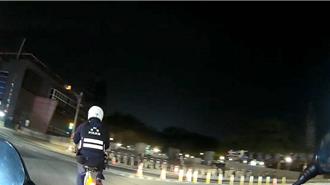桃園老翁騎Youbike沒力 派出所所長：我幫你還啦