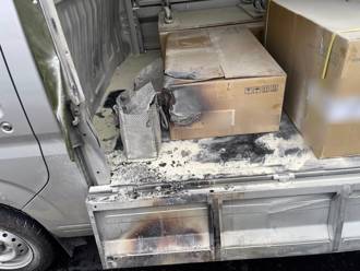 貨車行駛台64後側突起火　貨物起火！車流塞爆