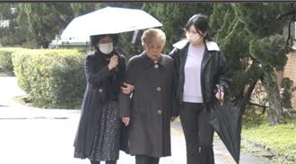 柯妈妈二度赴北所探视 柯文哲盼10日能奔丧