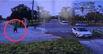 屏東公園露鳥俠抓女童腳摸屁股　法官裁定請回限制住居