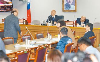 柯坚持花4天处理 2覆议案协商破局