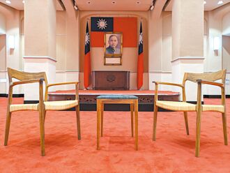 相思木扶手餐椅 政院貴賓上坐