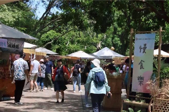 花蓮縣政府5年前打造「原住民族野菜學校」，推廣原住民族慢食文化、食農教育及保種工作，也會定期舉辦市集傳遞族人傳統食材與永續精神。（花蓮縣政府提供／羅亦晽花蓮傳真）