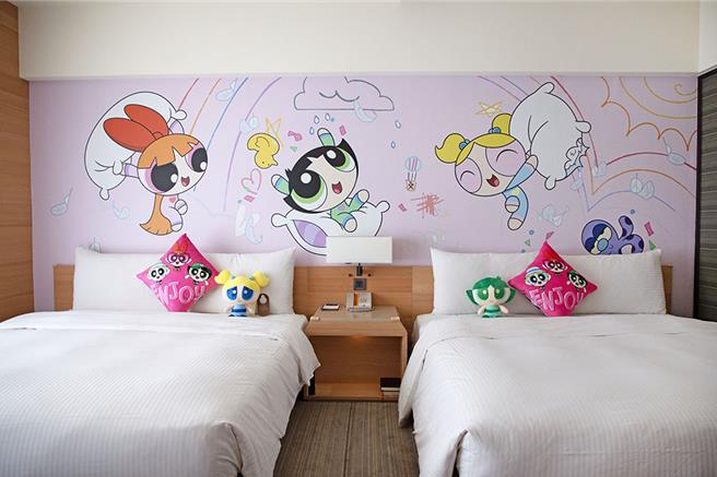 和逸饭店台南西门馆即日起至3月14日，入住旅客与旅伴现场比爱心手势拍照于社群公开分享，即享免费升等至卡通主题房。（和逸饭店台南西门馆提供／吴娮翎台北传真）