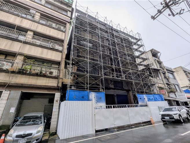 因为鑑定为海砂屋且有立即危险，基隆市富贵市场已经封闭4年，市府将于4月展开拆除工作，基地未来也不排除结合周边展开都更的可能性。（张志康摄）