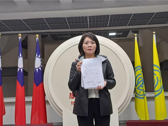 大叶高岛屋停车场变更案延烧，台北市议员简舒培6日呼吁，检调单位也应针对该案立即启动调查。（温予菱摄）