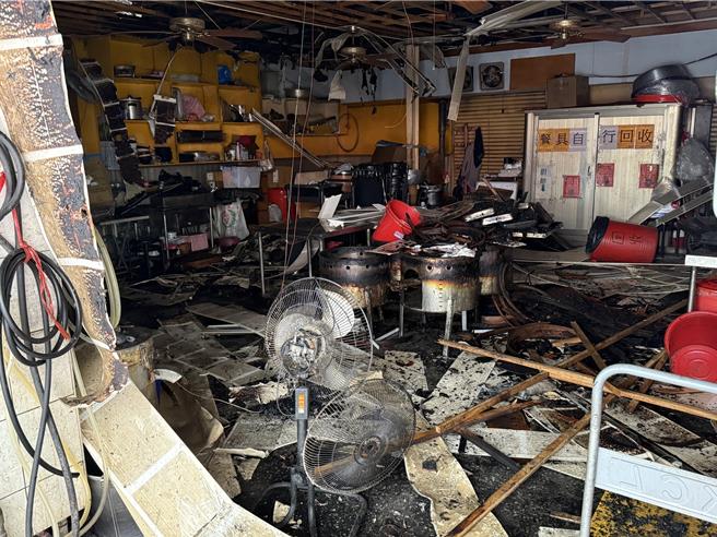 乐群早点遭延烧波及，业者估计重新装修得花上百万元。（宝智华摄）