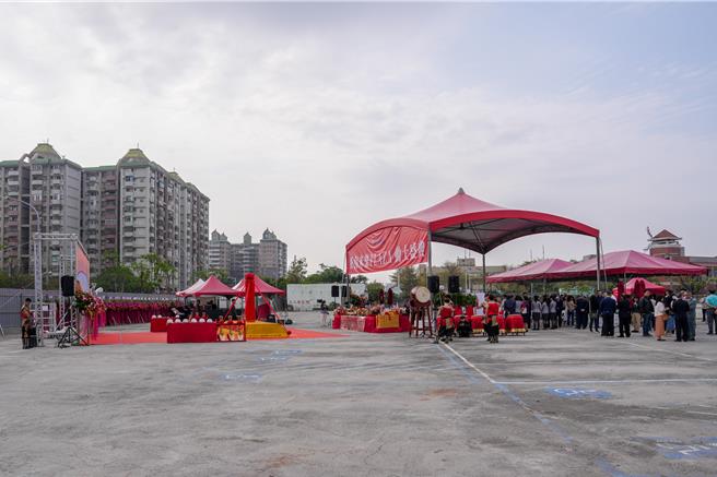 東南米樂PLAZA今日動土，力拚2026年中旬開幕。（柯宗緯攝）