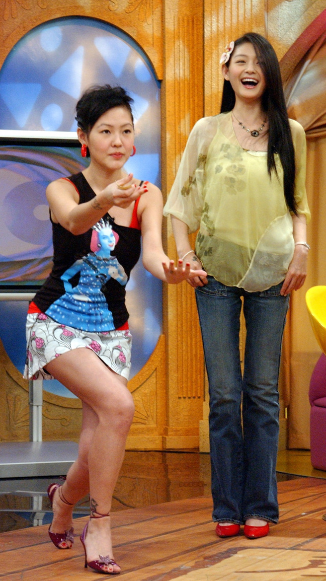 小S从小就很依赖大S，难以接受姊姊突然病逝。（中时资料照）