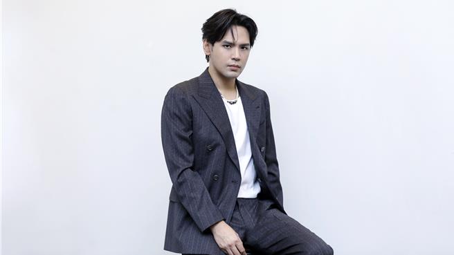 陈零九与许佳麟合作推出单曲〈写DY神曲〉。（种子音乐提供）