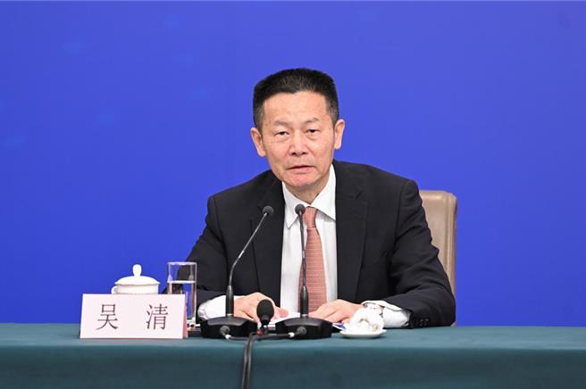 大陆证监会主席吴清6日表示，去年大陆全年市场分红是2.4兆元人民币，分红金额创下歷史纪录。（摘自新华社）