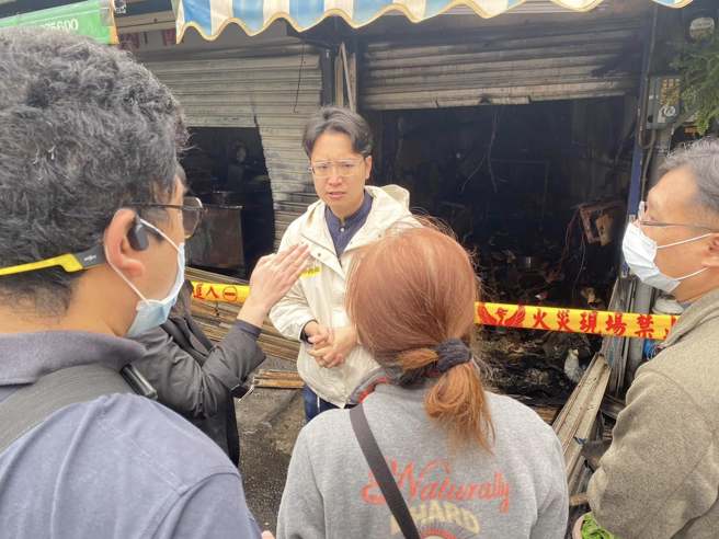 国民党立委罗廷玮（中）。（图 / 取自罗廷玮脸书）